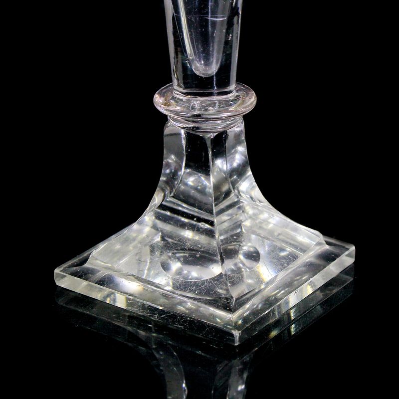 Pair of champagne flutes made of colorless glass with polished gold painting, Bakhmetyev glass factory, around 1810
