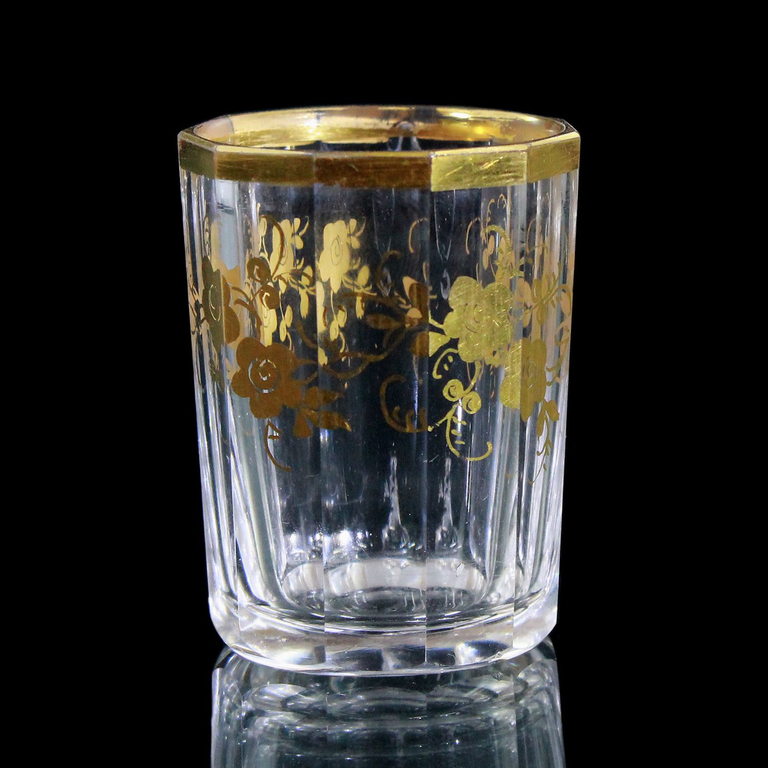 Small cup with polished gold painting, probably Bakhmetyev glass factory, around 1790-1800
