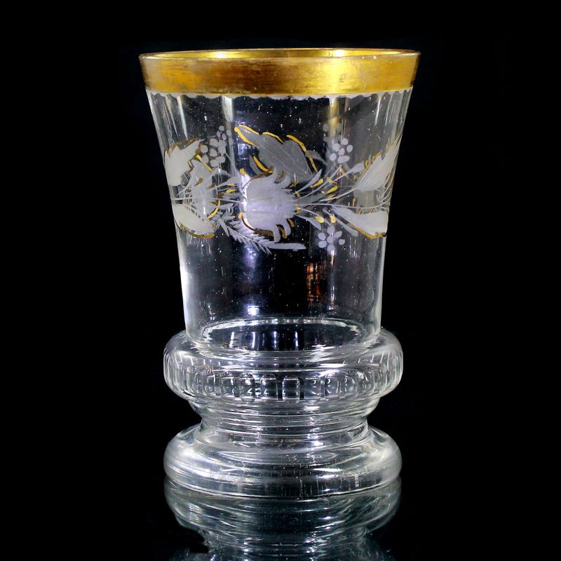 Beaker made of colorless glass with decorative cut all around, Russia, around 1800-30