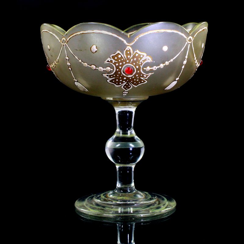 Matted footed bowl made of colorless glass with glass beads, 2nd half. of the 19th century