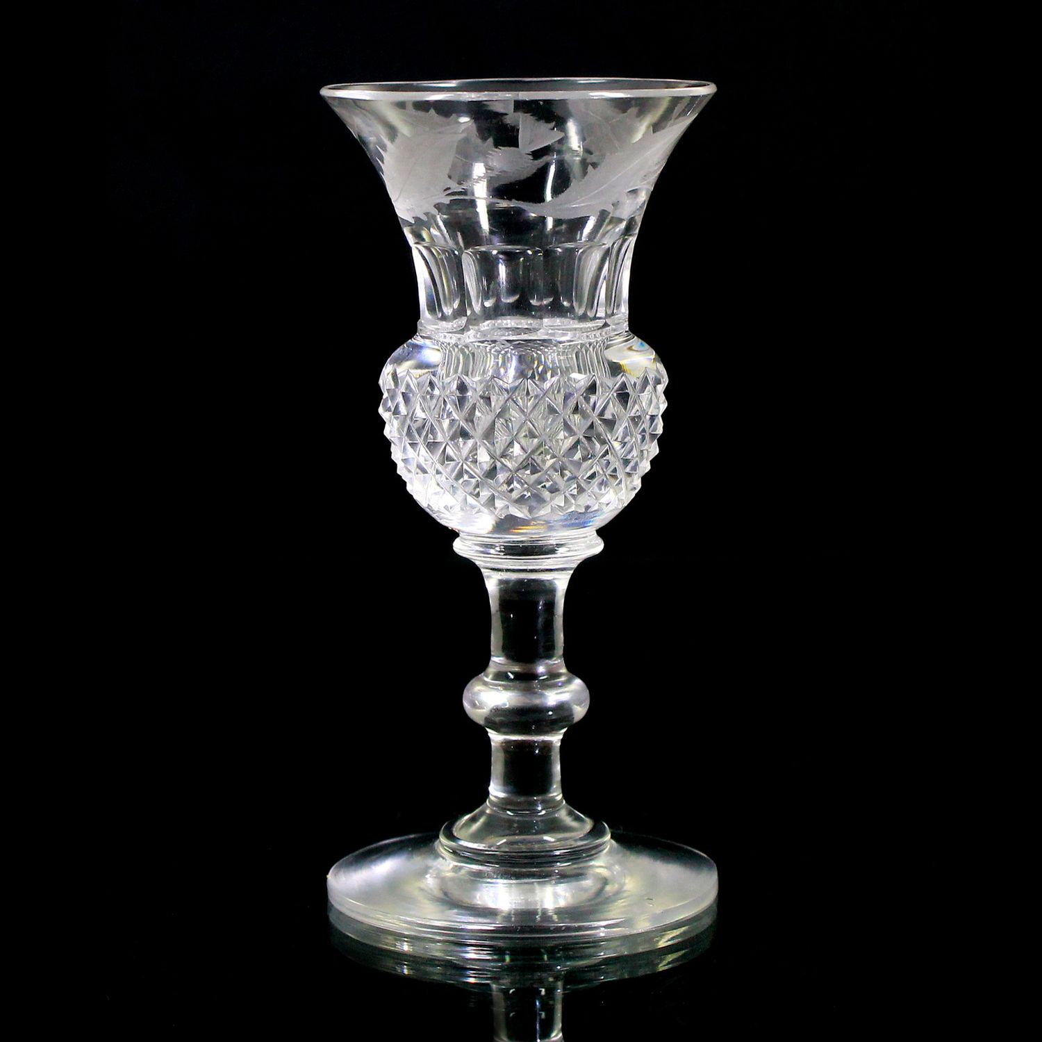 Schnapsglas mit seltenen gravierten Distelmuster, Schottland um 1900