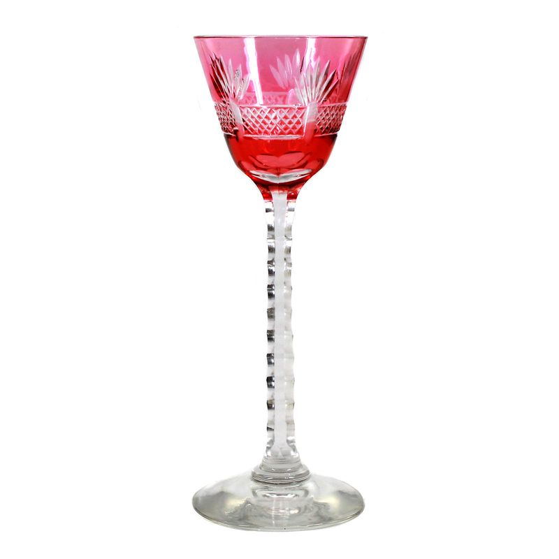 Pair of stem glasses with pink overlay and decorative cut, Villeroy &amp; Boch around 1910-15.