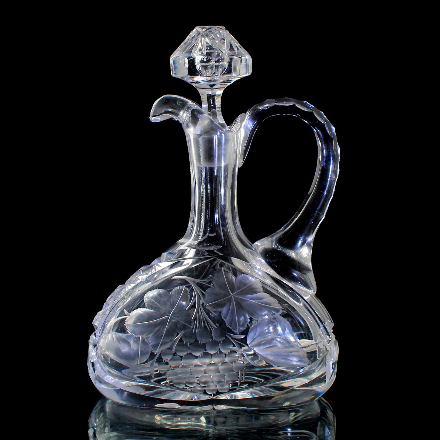 Carafe with handle made of lead crystal with engraved deep cut, around 1930-35