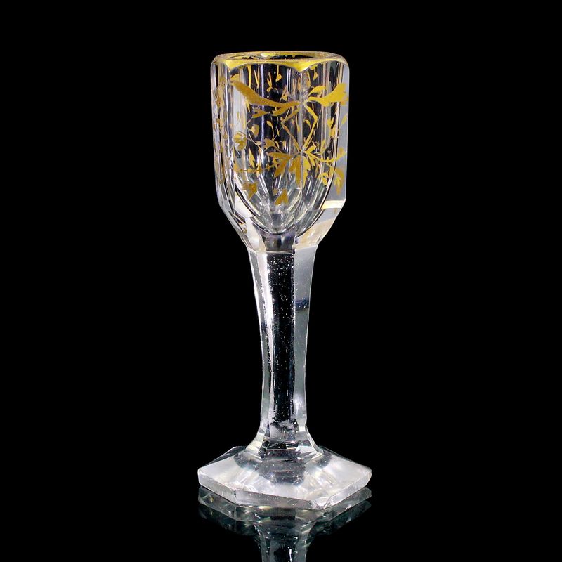 Shot glass made of multi-faceted glass with gold painting, Russia around 1820
