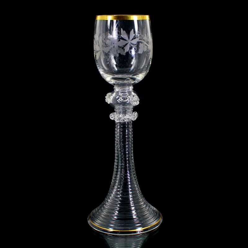Wine Roman with ribbed trumpet base and grapevine decoration, Theresienthal, Form 1146
