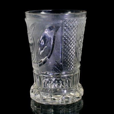 Ranftbecher aus farblosem Glas mit diversem Zierschliff-Dekor, Böhmen um 1850-60