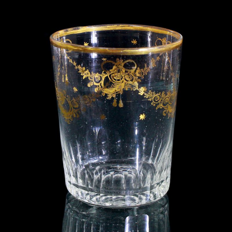 Small fluted cup with gold painting and tassels, Giant Mountains, 18th century.