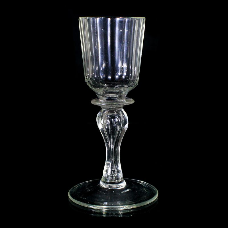 Multi-faceted French goblet, end of the 18th century.