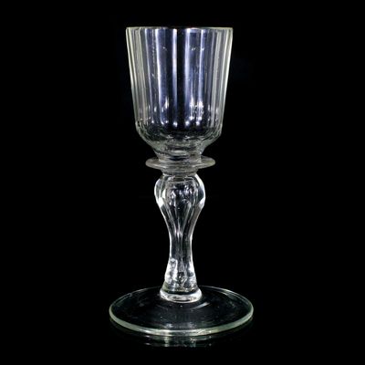 Vielfach facettiertes französisches Kelchglas, Ende des 18. Jh.