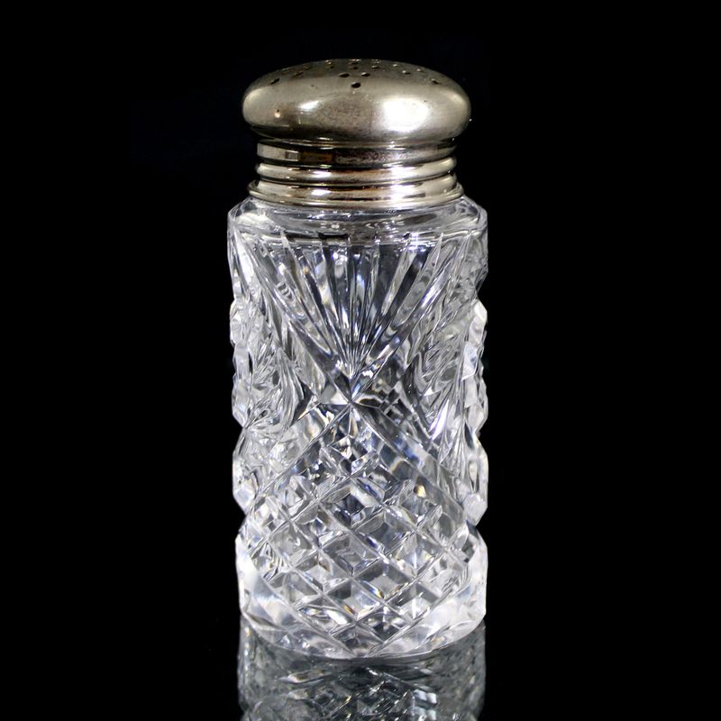 Shaker body made of crystal glass, designed by S. Haertel, Josephinenhütte around 1919
