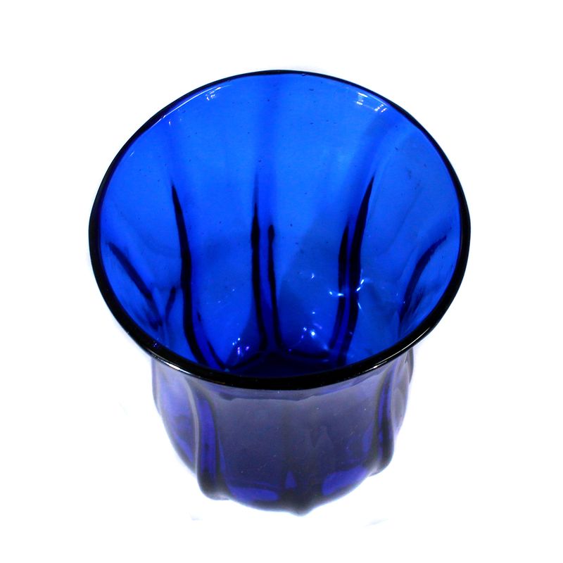 Eight-ribbed beaker made of blue glass, North German, 1st half of the 19th century.