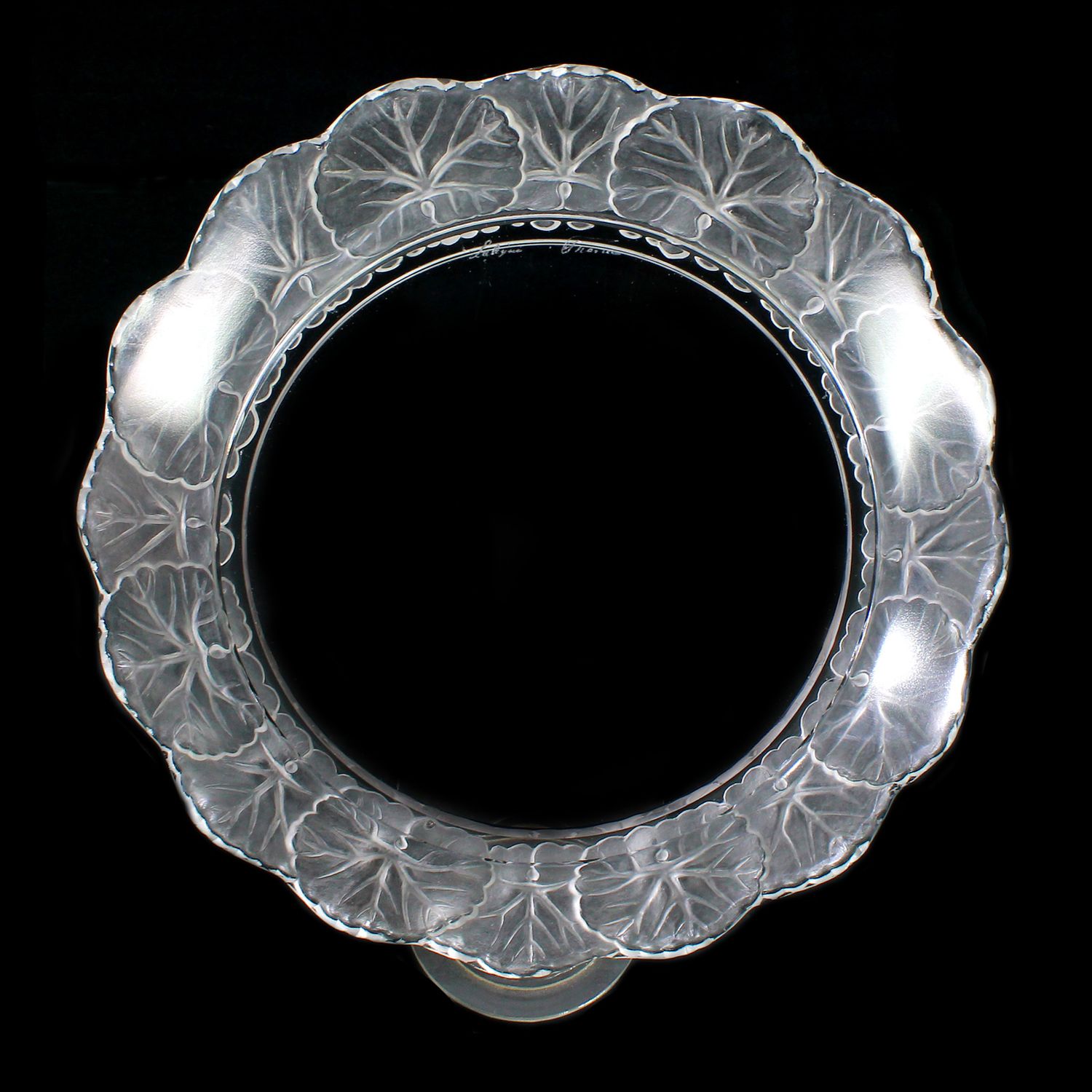 Plate with frosted leaves, Lalique France, Honfleur series around 1949-55