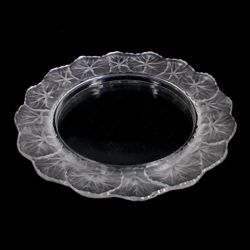 Plate with frosted leaves, Lalique France, Honfleur series around 1949-55