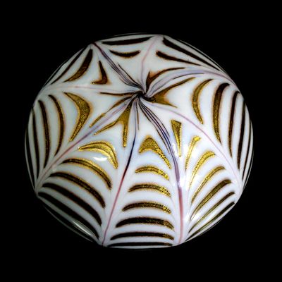 Briefbeschwerer mit Fenicio Dekor aus schwarzem Glas mit Zinnemail-Überfang, Murano