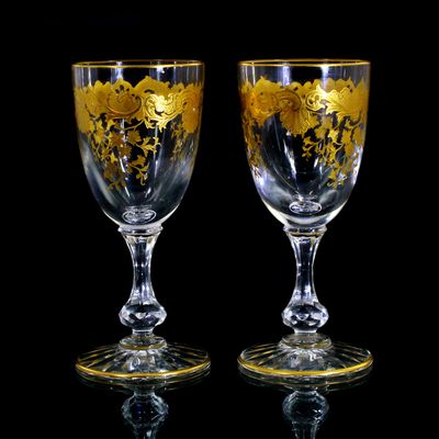 Pair of liqueur glasses with gold decoration, Cristallerie Saint Louis, Massenet series, etched stamp