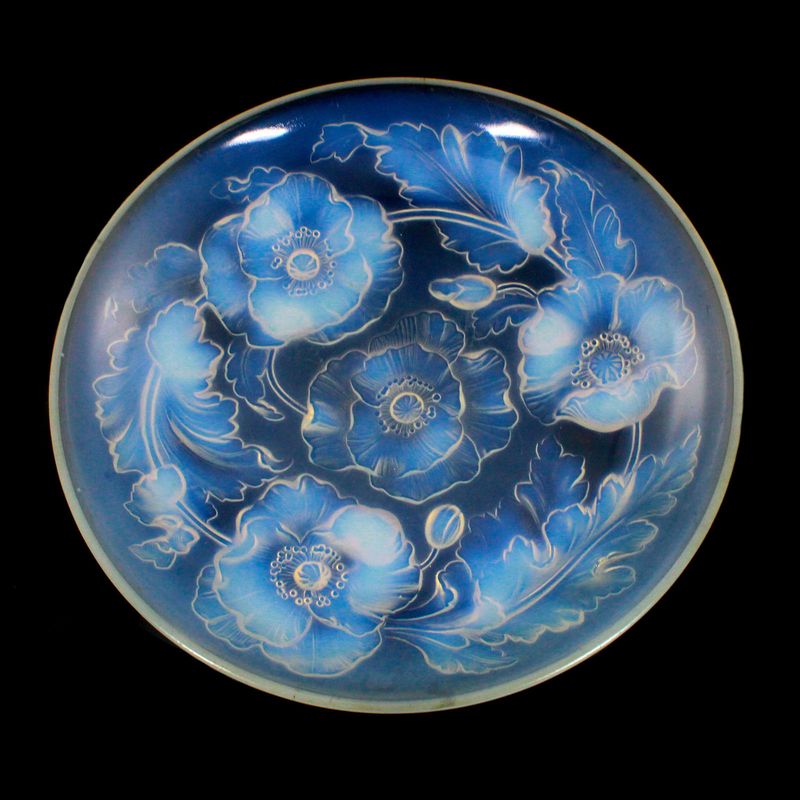 Large bowl made of opalescent glass with floral decoration, VERLYS around 1925-35