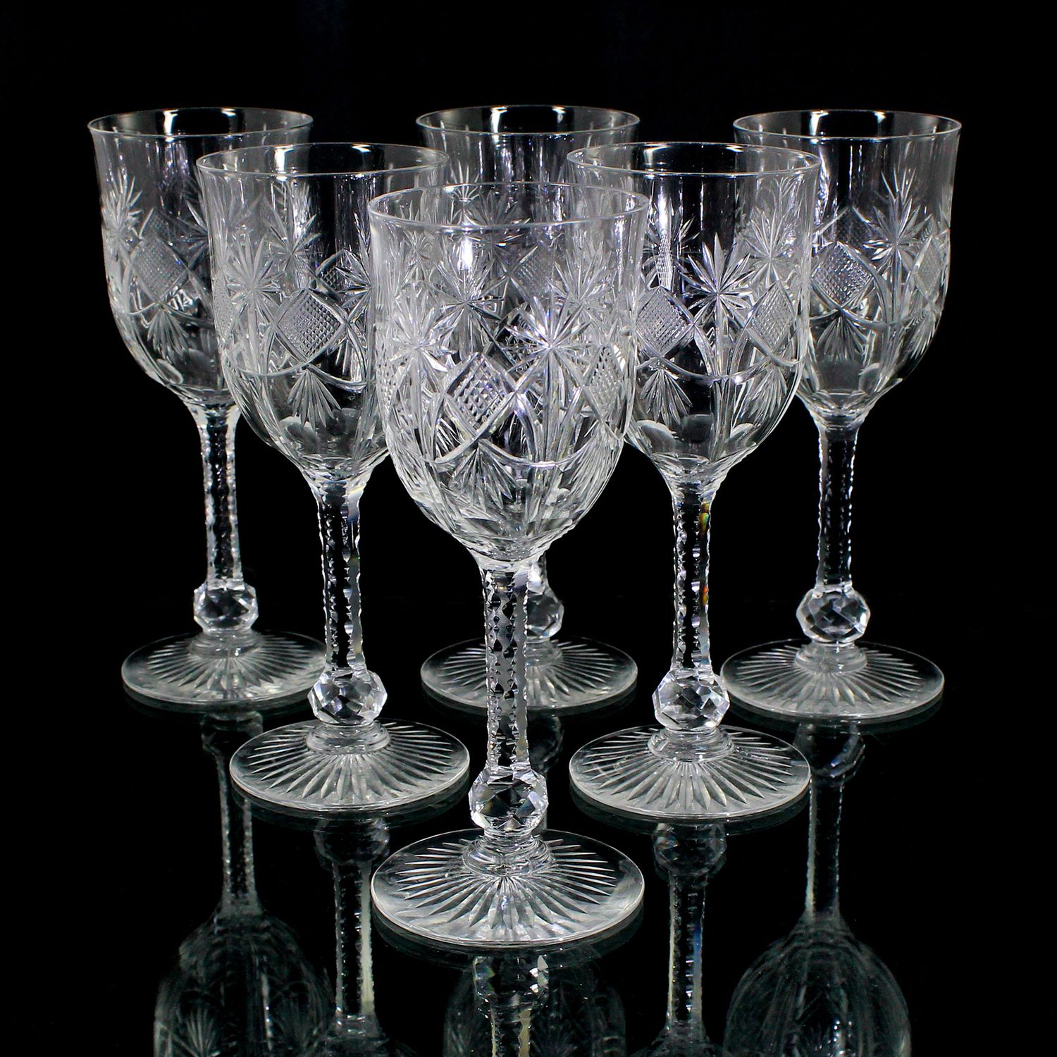 6 stemmed glasses made of colorless crystal glass with wedge-cut decoration, Saint Louis, Cosmos series