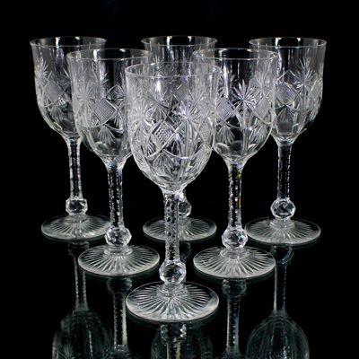 6 stemmed glasses made of colorless crystal glass with wedge-cut decoration, Saint Louis, Cosmos series