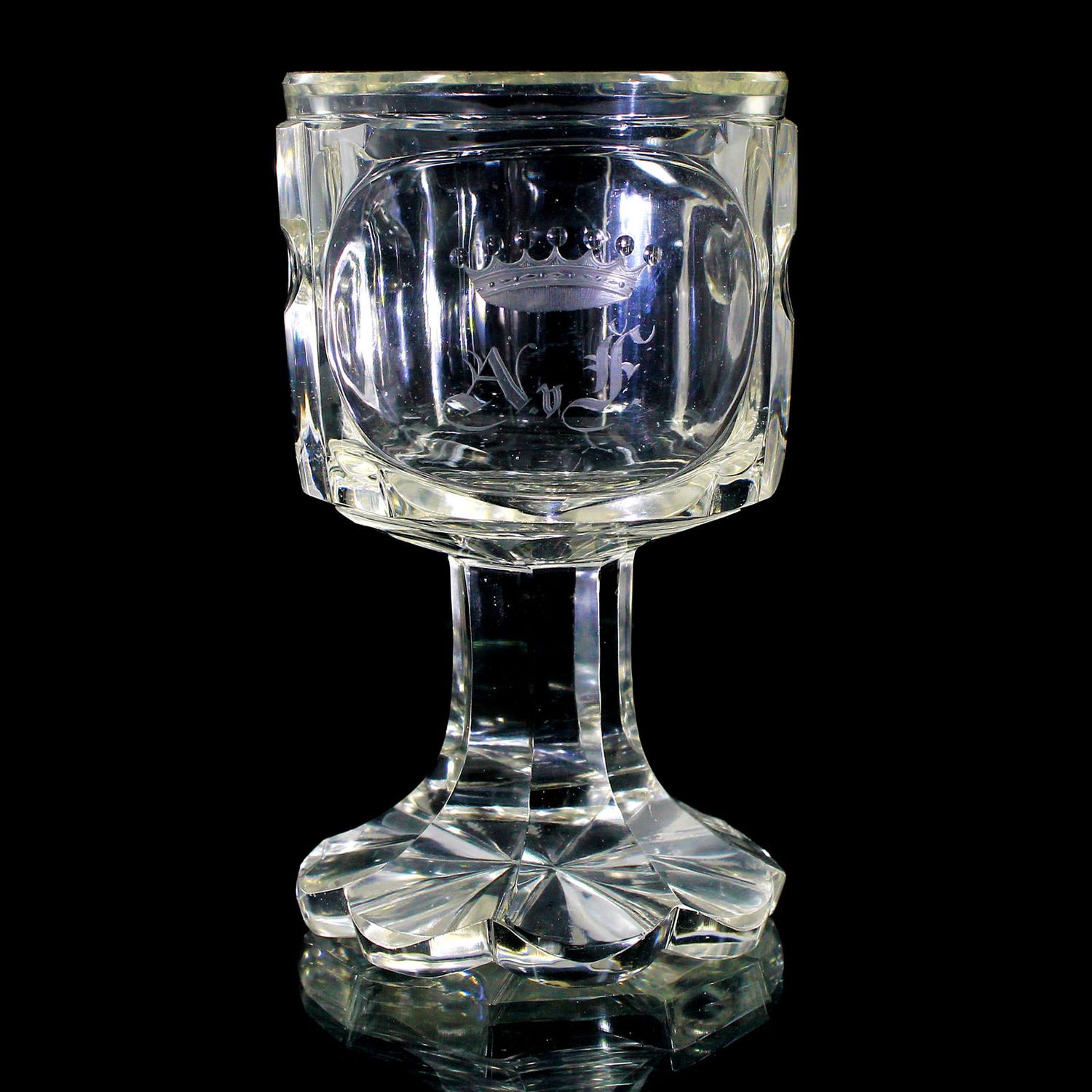Footed beaker with free-cut crown and monogram A.v.F, Johann Meyr, Adolfhütte, around 1835