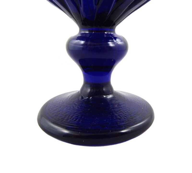 Blue footed bowl, optically ribbed, Glashütte Schorborn, beginning. of the 19th century