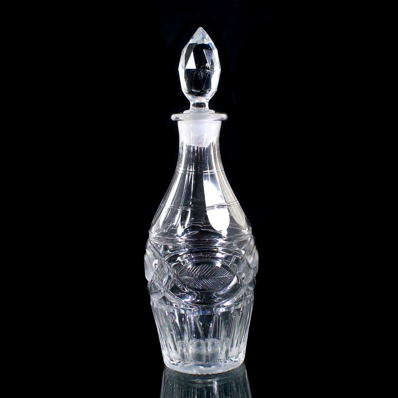 Small carafe made of colorless glass with decorative cut, France around 1820-30