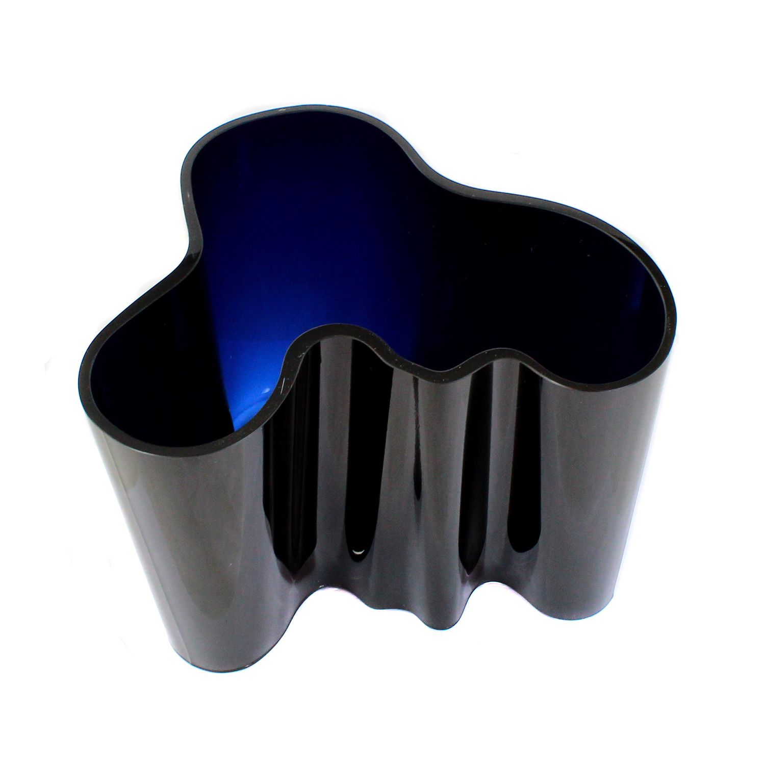 Iittala Savoy vase made of cobalt blue glass, designed by Alvar Aalto