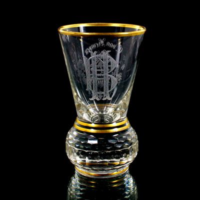Logenglas mit Brillantenschliff, Monogramm HB, Josephinenhütte um 1890-1900