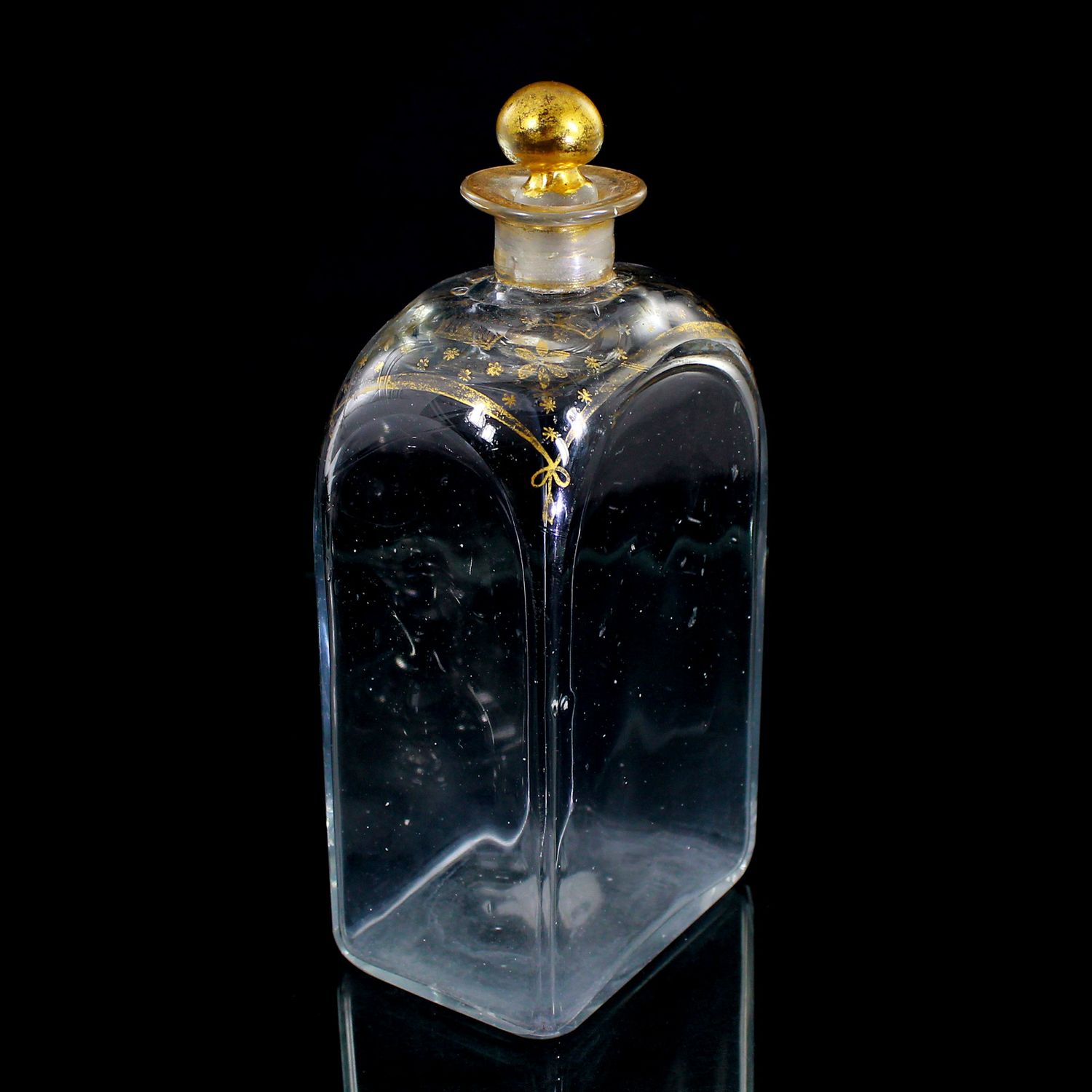 Rectangular bottle with stopper and gold painting, France or Bohemia, circa 1800