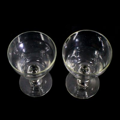 2 Kelchgläser aus farblosem Glas mit Bodenkugel, gedrückter Nodus, 1. Hälfte des 19.Jh.