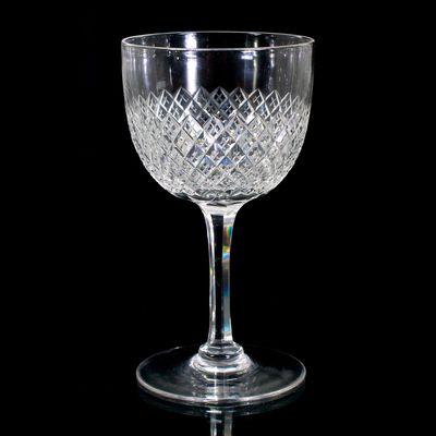 8 Südweingläser aus farblosem Kristallglas mit Keilschliff-Dekor, um 1900-10