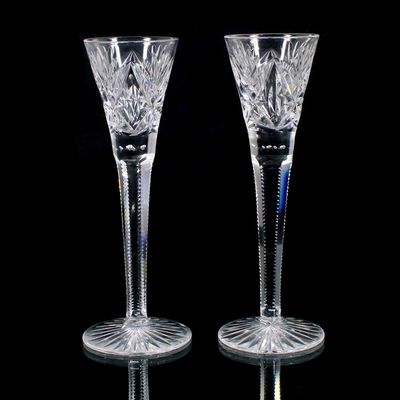 Paar kleine Pokalgläser/ Stängelgläser mit eingestochenen Luftperlen, wohl Val Saint Lambert