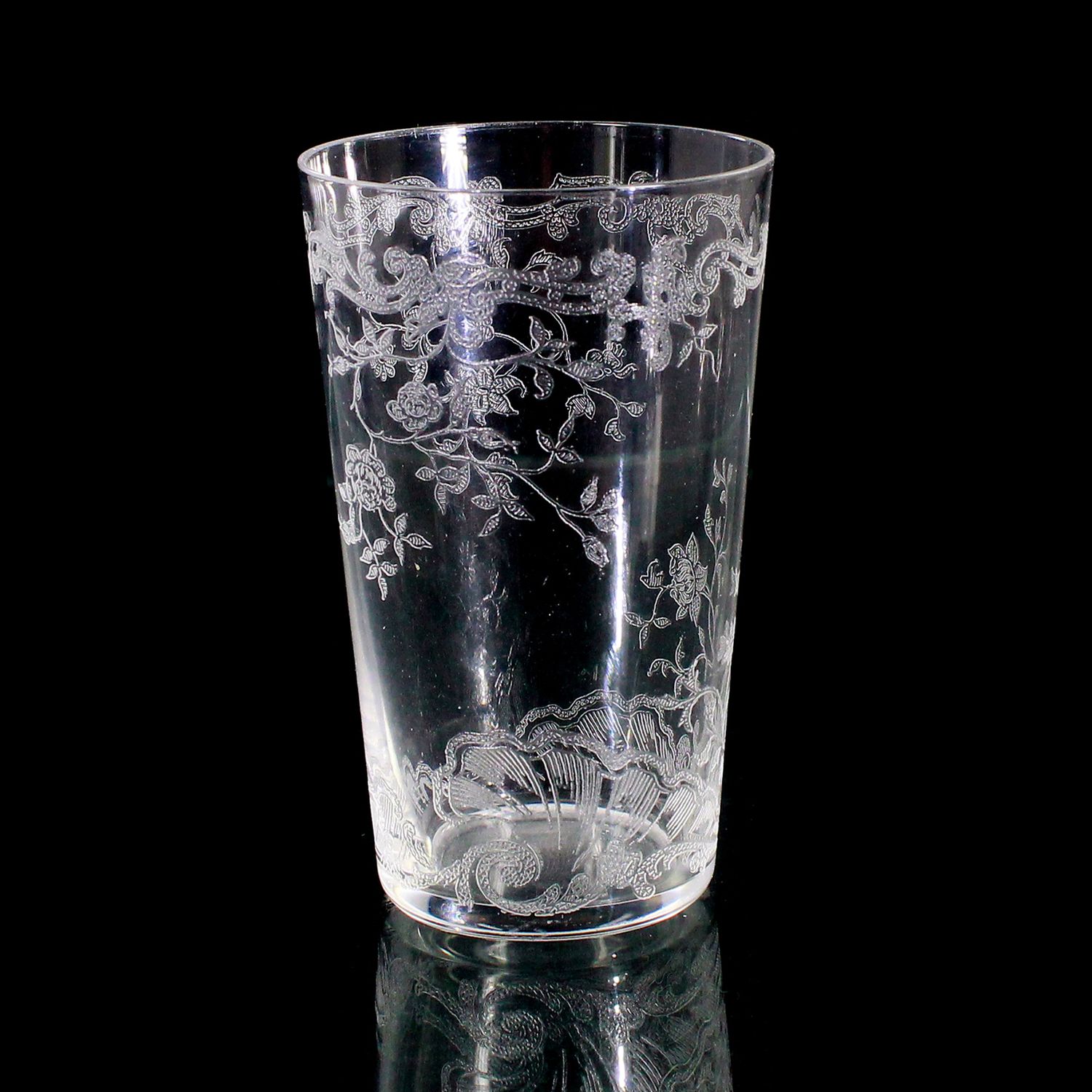 Champagne flute made of colorless crystal glass, Baccarat, Louis XV series