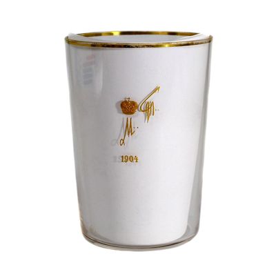Becher mit bekrönten Monogramm von Maria Fjodorowna, der Zarenmutter, um 1904.