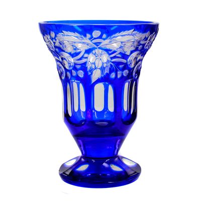 Kleine Vase mit blauen Überfang und Tiefschliff-Dekor, Haida um 1915-20.