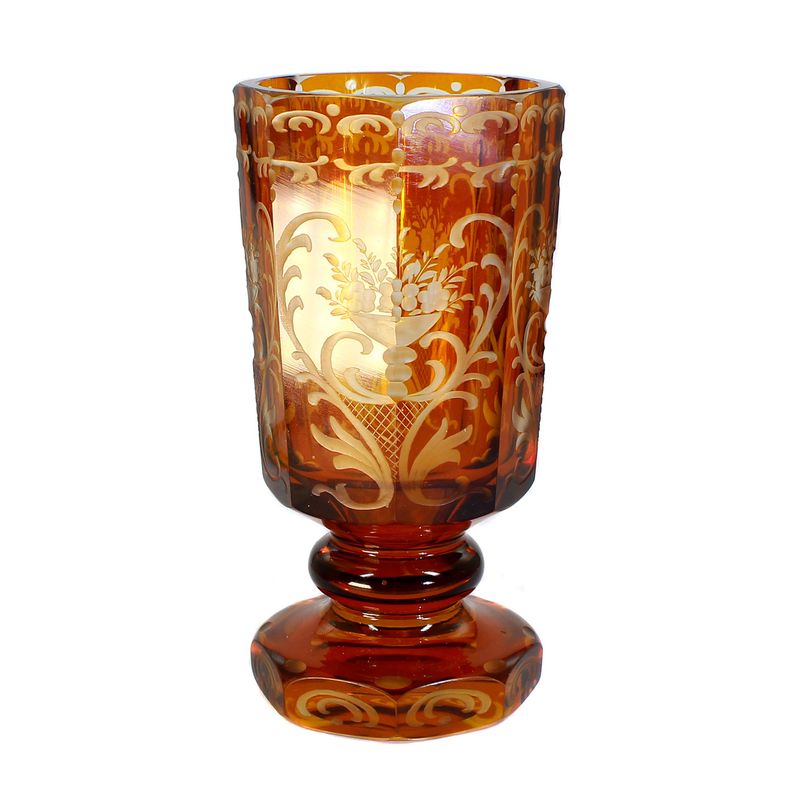 Footed beaker made of colorless glass and amber etchings, Bavarian Forest or Bohemia.