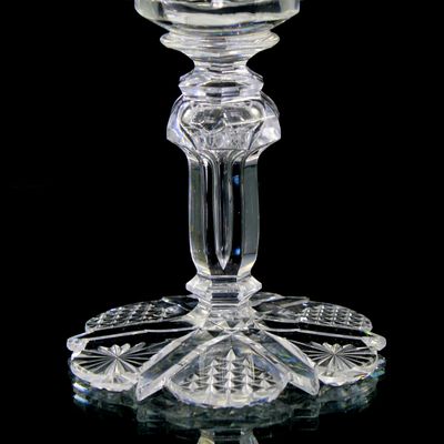 Prunkpokal / Burgunderglas aus farblosem Kristallglas, Val St. Lambert, Odessa um 1897