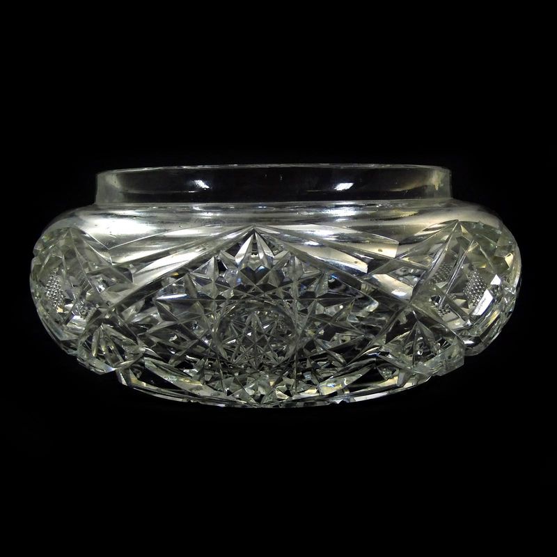 Crystal bowl with elaborate decorative cutting, Val Saint Lambert, circa 1920–30.