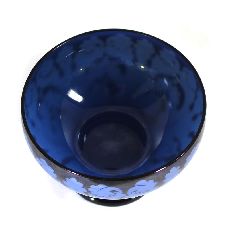 Trumpet-shaped blue glass vase with golden nodus, sign. Jean Beck