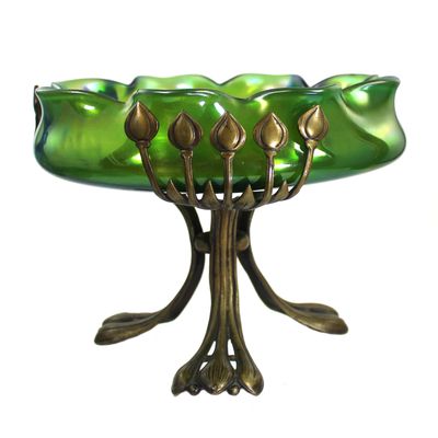 Schale Loetz Metallin auf floraler Metallmontur, Böhmen um 1905