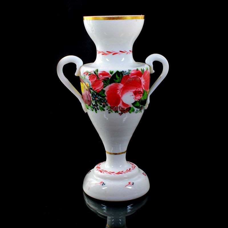 Spanish milk glass vase with floral decoration. De La Granja, circa 1810.