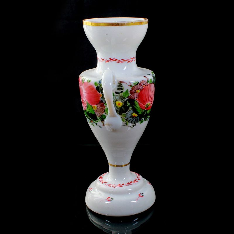 Spanish milk glass vase with floral decoration. De La Granja, circa 1810.