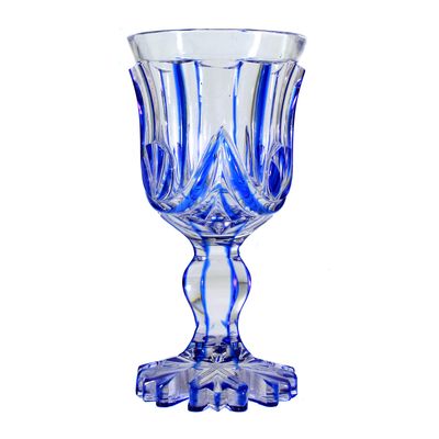 Pokal mit blauen Überfang und Hochschliffornamenten, Böhmen um 1840
