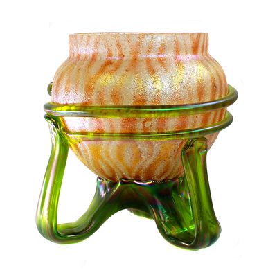 Vase mit umlaufender Fadenauflage, Wilhelm Kralik Sohn um 1900