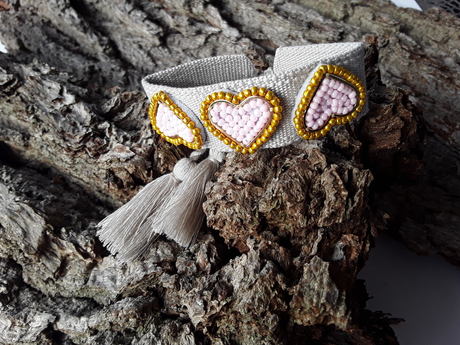 Armband mit Herzen aus Miyuki-Perlen