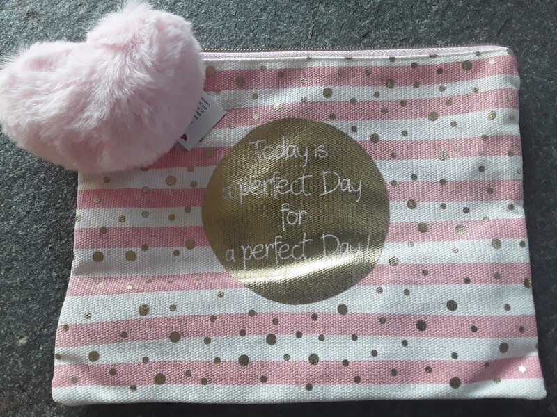 Kosmetiktasche &#39;Today is a perfekt day för a perfekt day&#39;