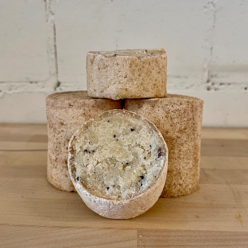 Bergkäse Piemont mit Trüffeln
