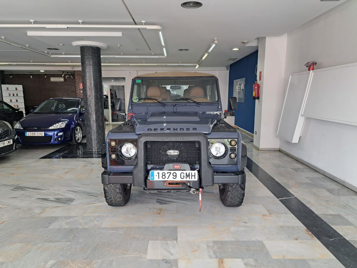 Land Rover Defender 90