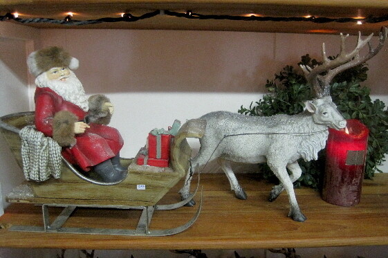 Julemand i slæde m/rensdyr