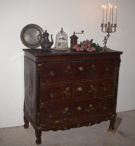 Antik dragkiste Ano 1790 Åremalet. H120L115D55 cm