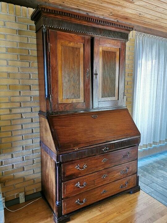 Antik buffet fra 1700&#39; tallet. H225L125D 60 cm